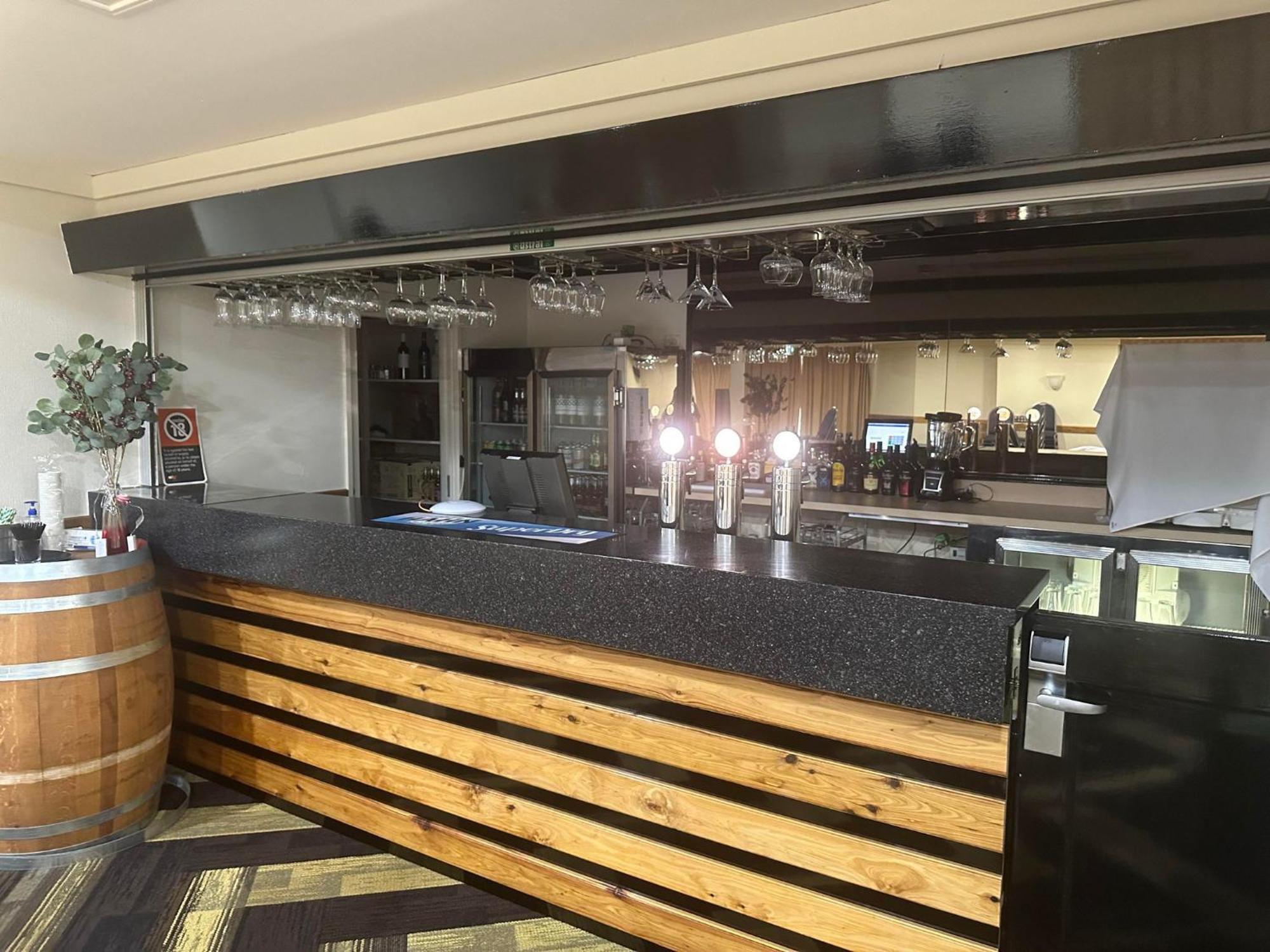 Ibis Styles Orange Hotel Eksteriør billede